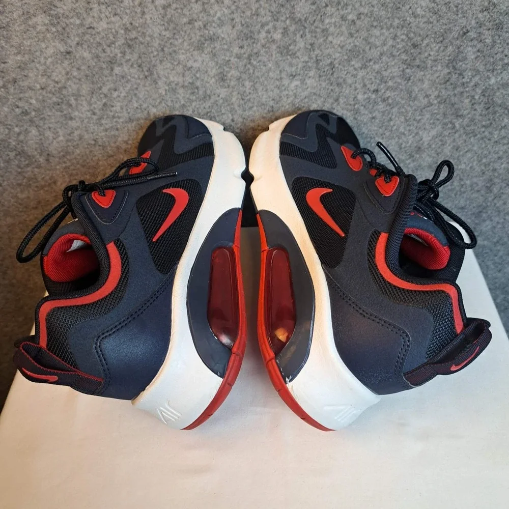 Nike Air Max 200 Running Shoes Men display picture 2